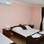 Gostilna S Prenocisci Danica Гостевой дом 3*