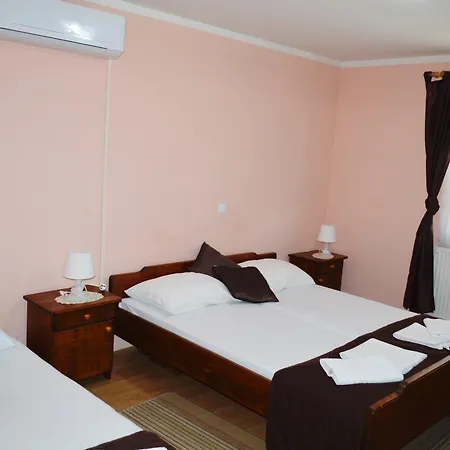 Gostilna S Prenocisci Danica בית הארחה 3*