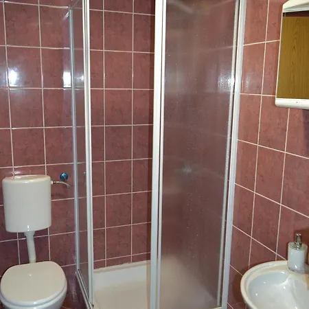 Gostilna S Prenocisci Danica 3*